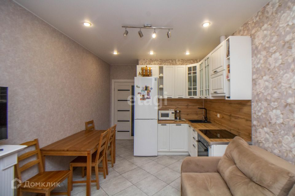 Продаётся 2-комнатная квартира, 55.6 м²