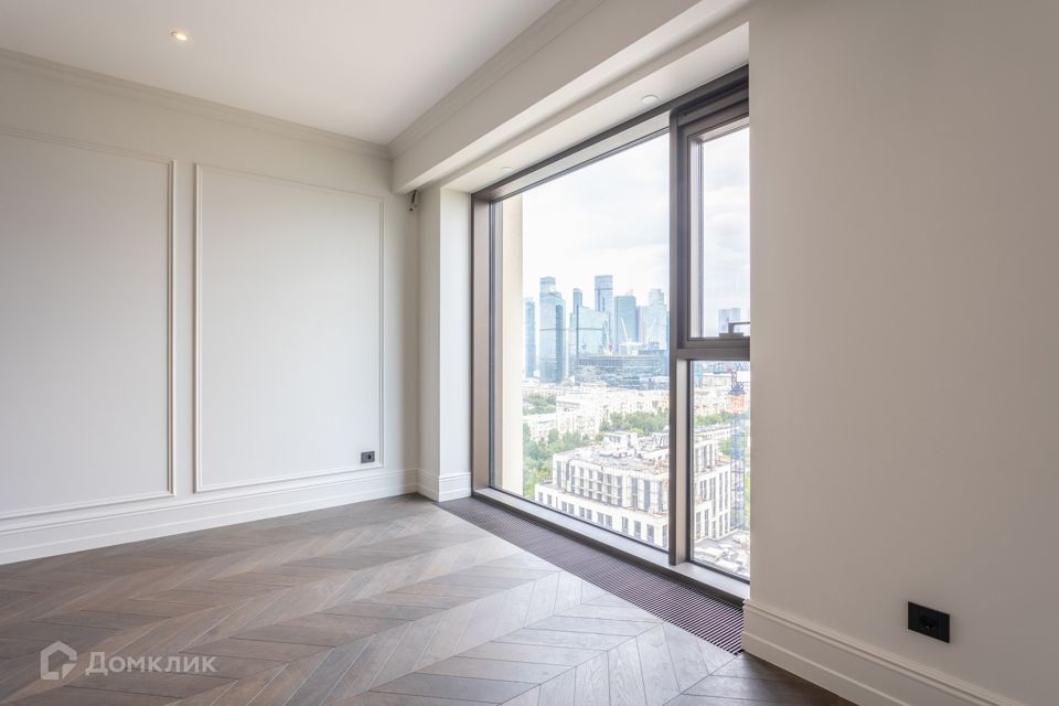 Продаётся 3-комнатная квартира, 128.3 м²