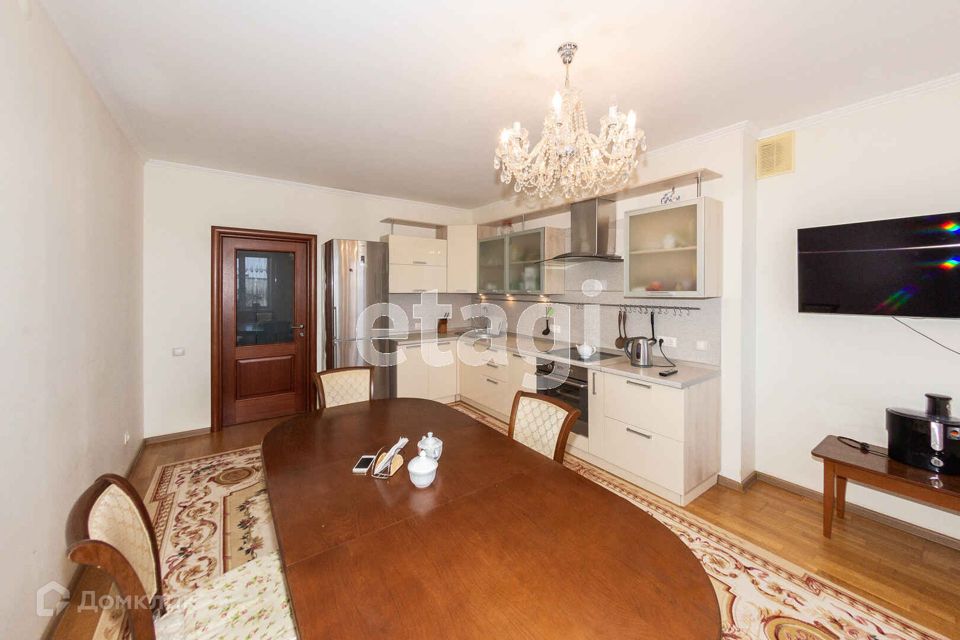 Продаётся 3-комнатная квартира, 103.5 м²