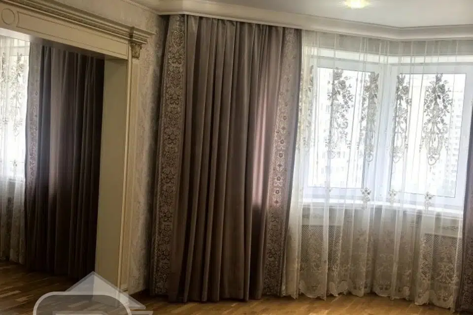 Продаётся 4-комнатная квартира, 110 м²