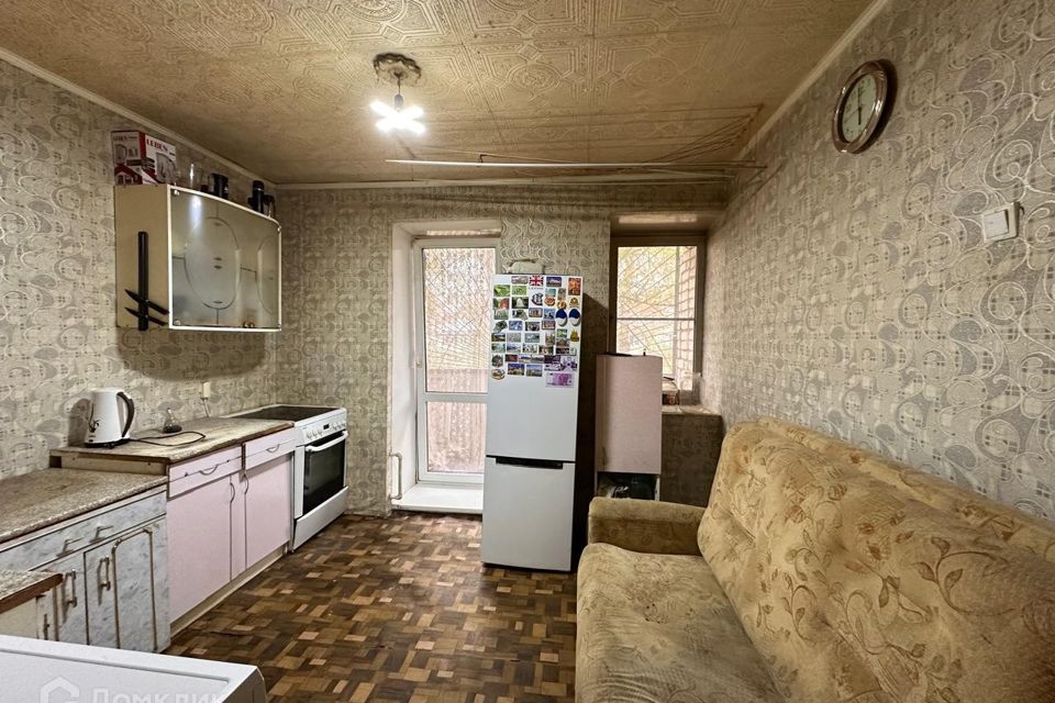 Продаётся 3-комнатная квартира, 41.8 м²