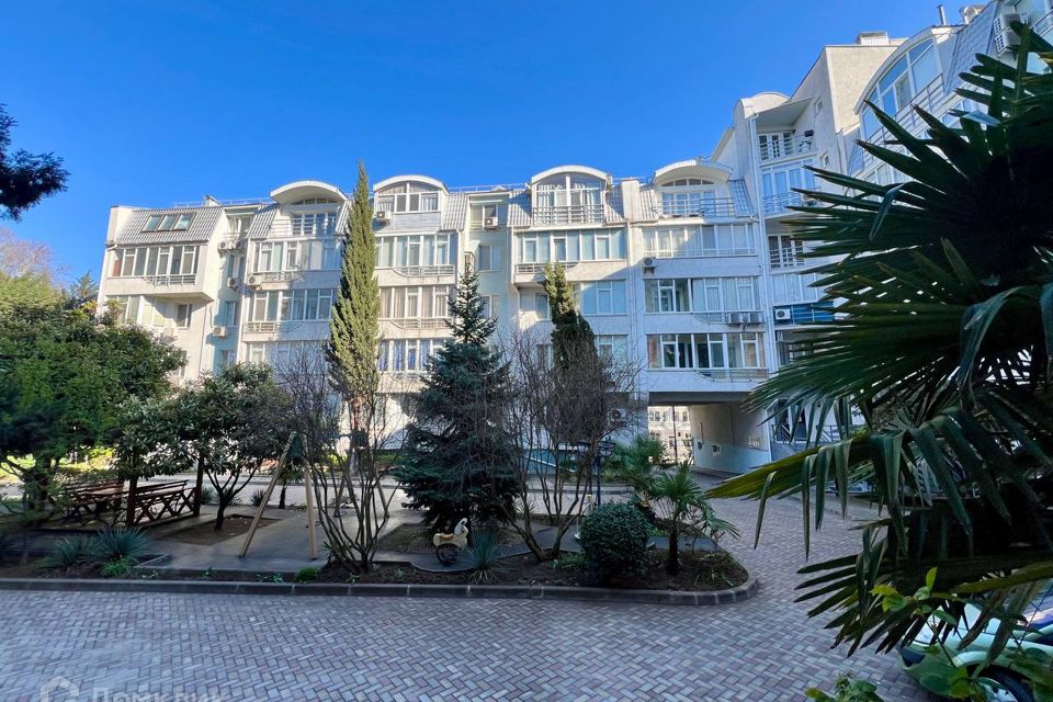 Продаётся 3-комнатная квартира, 98 м²