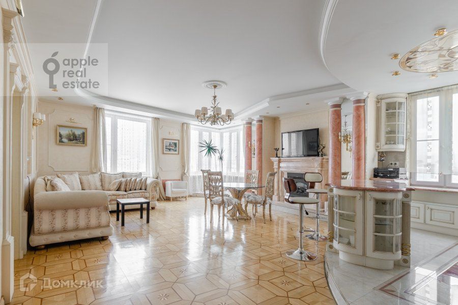 Продаётся 3-комнатная квартира, 130 м²