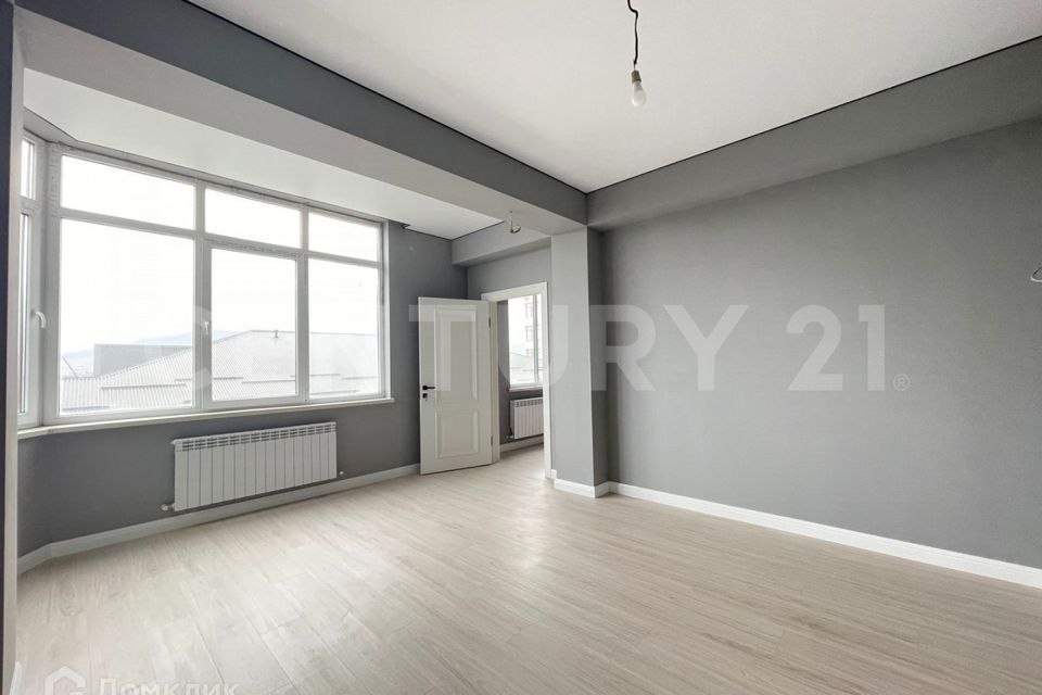 Продаётся 3-комнатная квартира, 106 м²