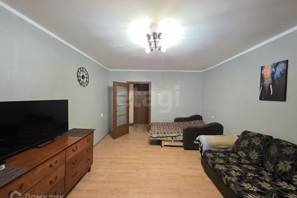 Продаётся 1-комнатная квартира, 42 м²