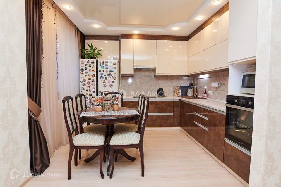 Продаётся 3-комнатная квартира, 100 м²
