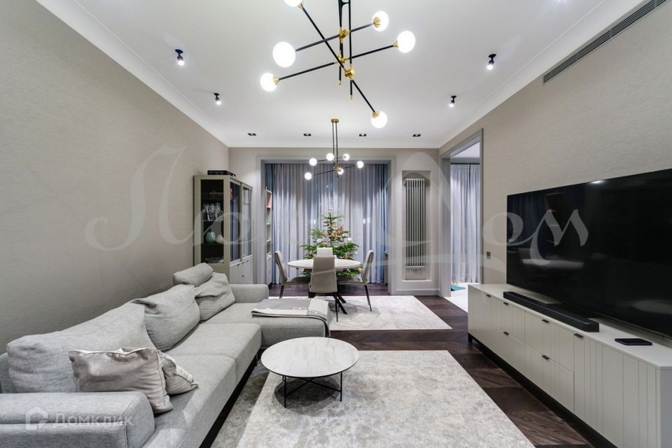 Продаётся 3-комнатная квартира, 120 м²