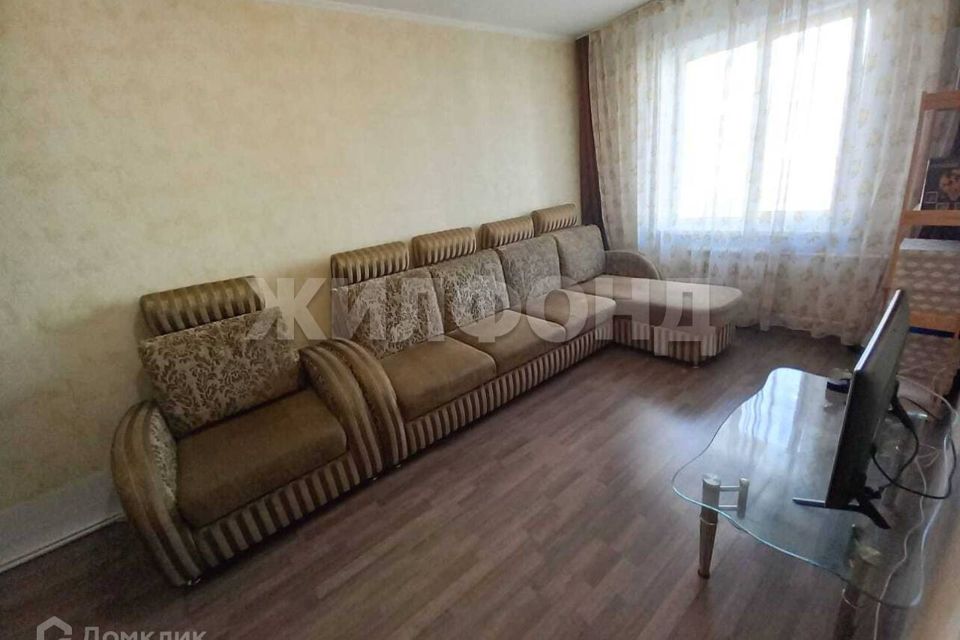 Продаётся 1-комнатная квартира, 42.2 м²