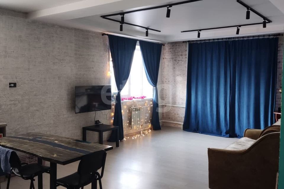 Продаётся 2-комнатная квартира, 65.8 м²