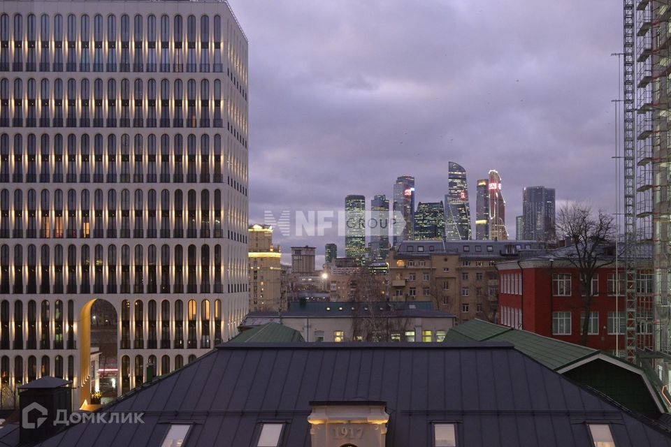 Продаётся 5-комнатная квартира, 223.4 м²