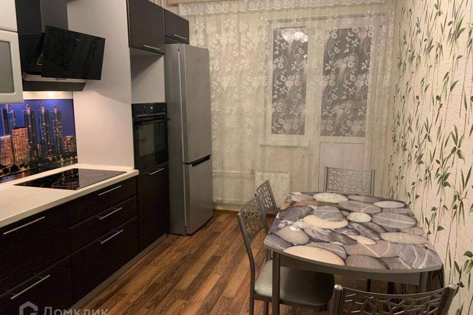 Сдаётся 2-комнатная квартира, 58 м²