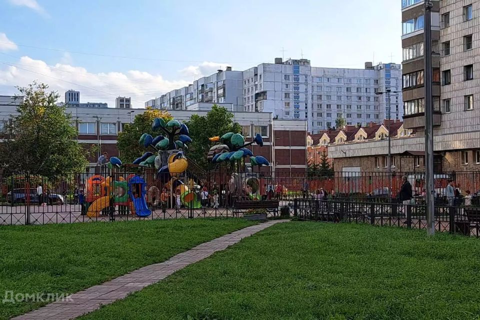 Сдаётся 2-комнатная квартира, 61 м²