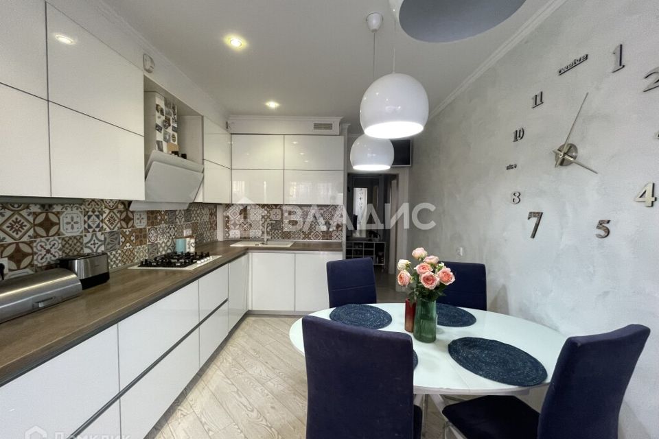 Продаётся 3-комнатная квартира, 112.1 м²