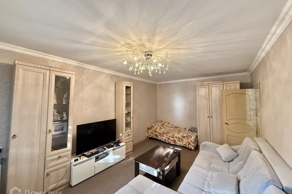 Продаётся 1-комнатная квартира, 37.8 м²