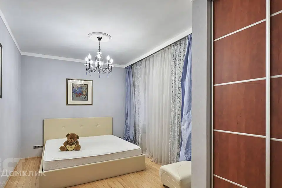 Продаётся 6-комнатная квартира, 435 м²