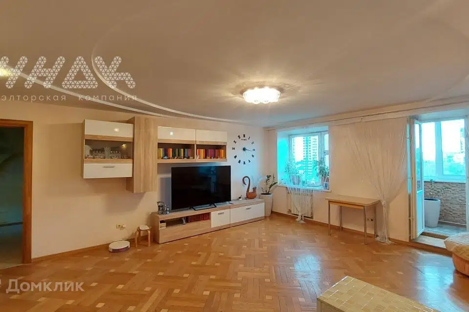 Продаётся 4-комнатная квартира, 96.7 м²