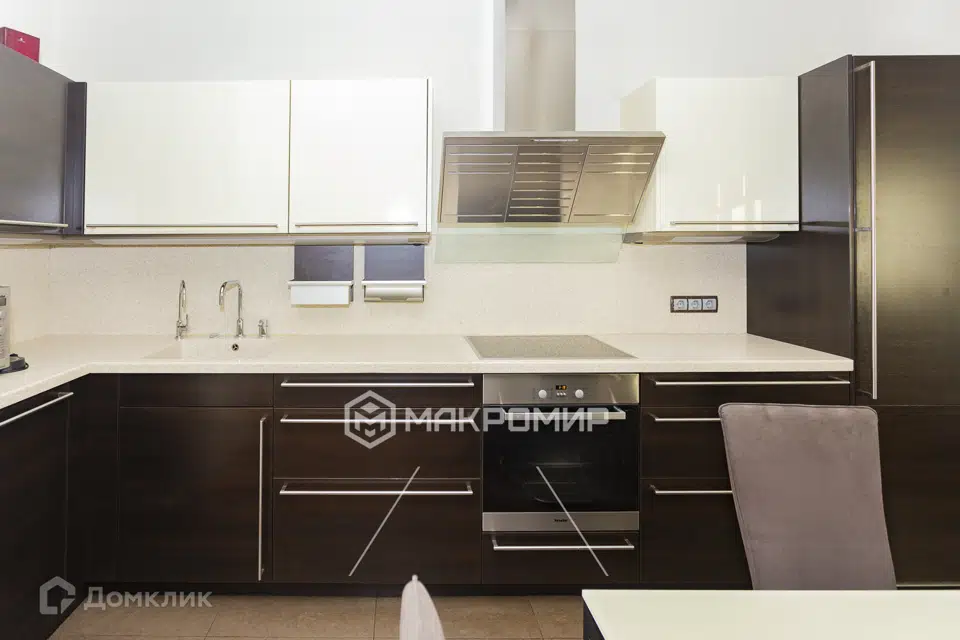 Продаётся 5-комнатная квартира, 163.3 м²