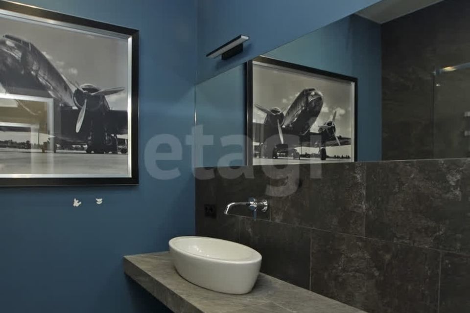 Продаётся 1-комнатная квартира, 66.9 м²