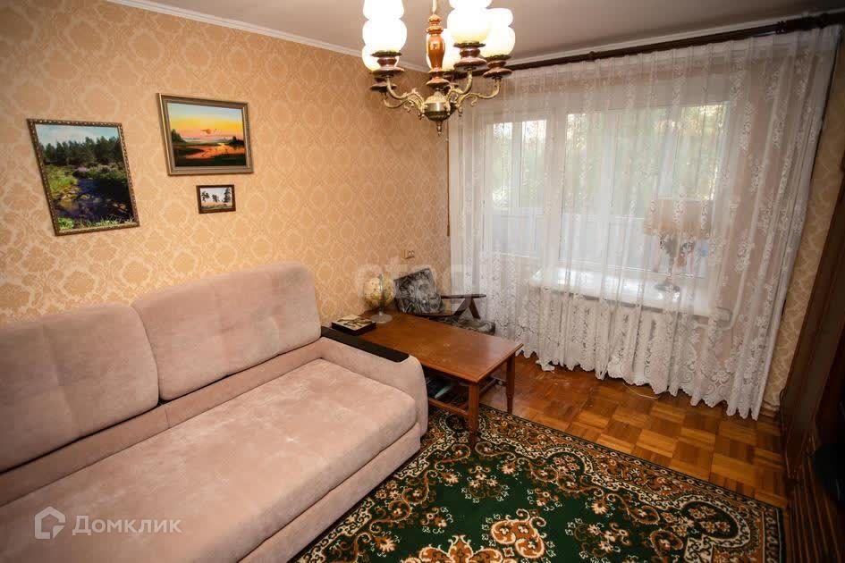 Продаётся 4-комнатная квартира, 82.4 м²