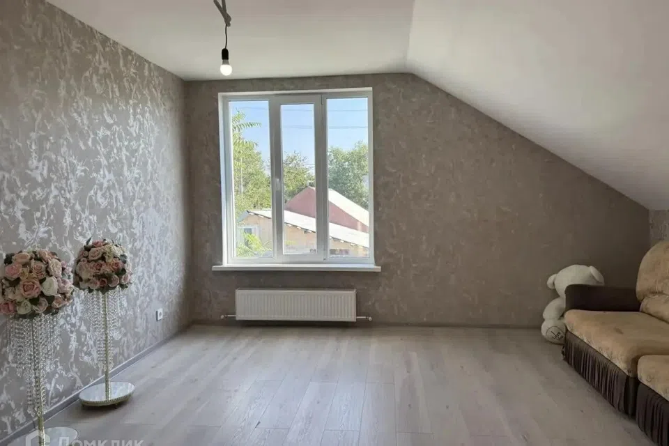 Продаётся 2-этажный дом, 190 м²