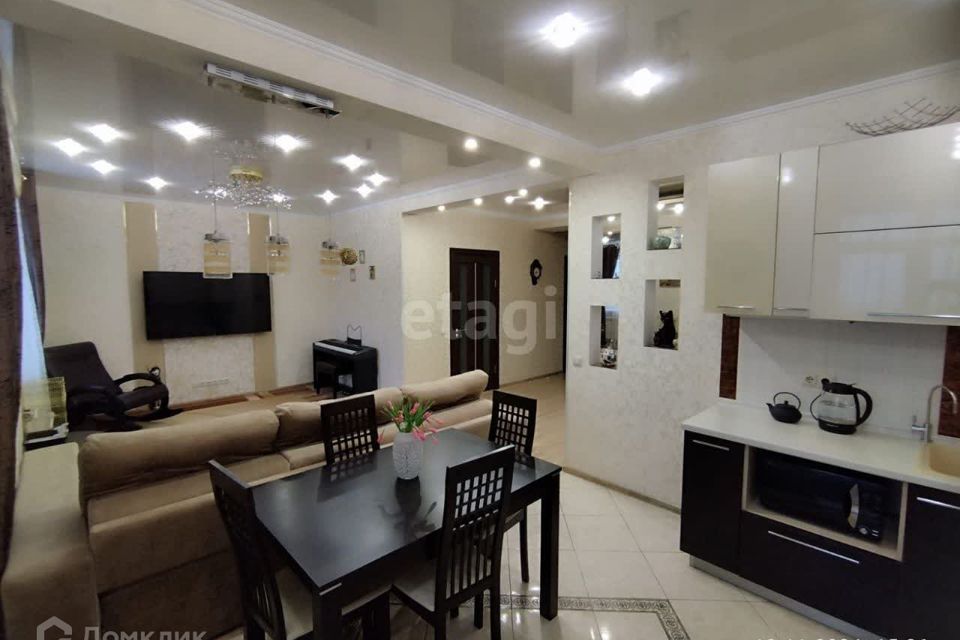 Продаётся 2-комнатная квартира, 63 м²