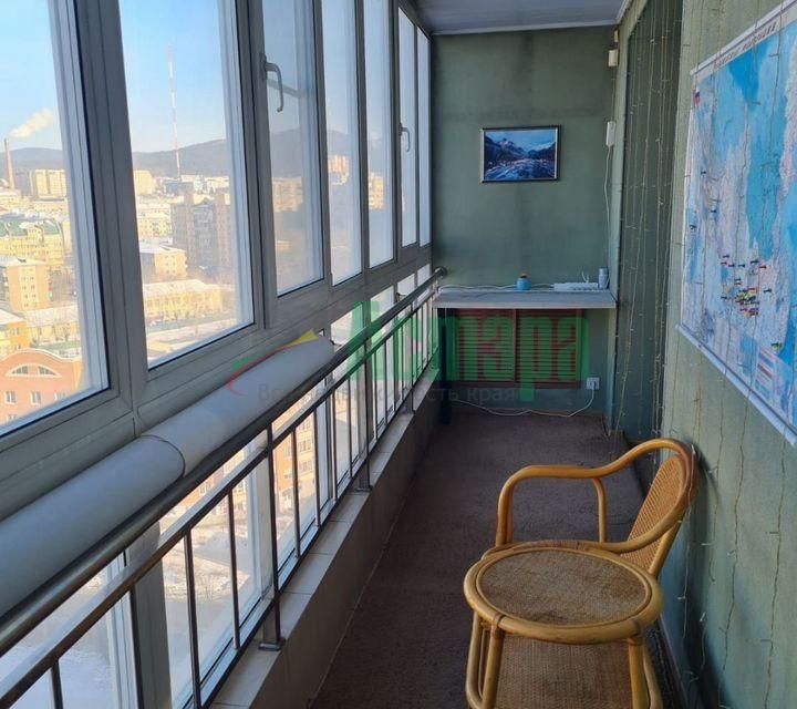 Продаётся 3-комнатная квартира, 102 м²