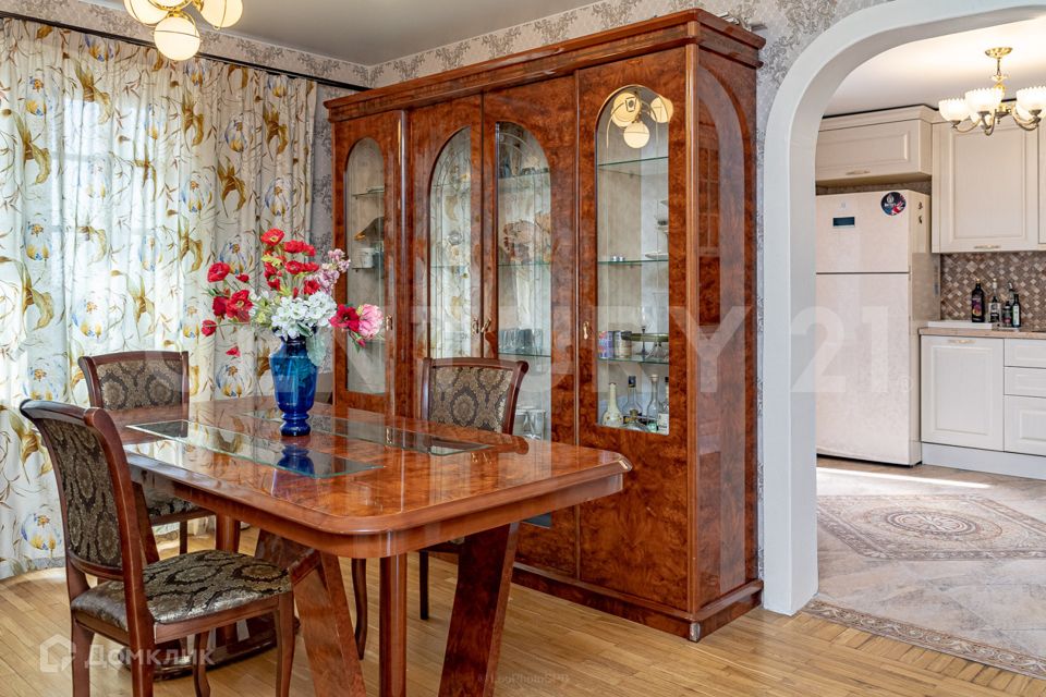 Продаётся 4-комнатная квартира, 124.7 м²
