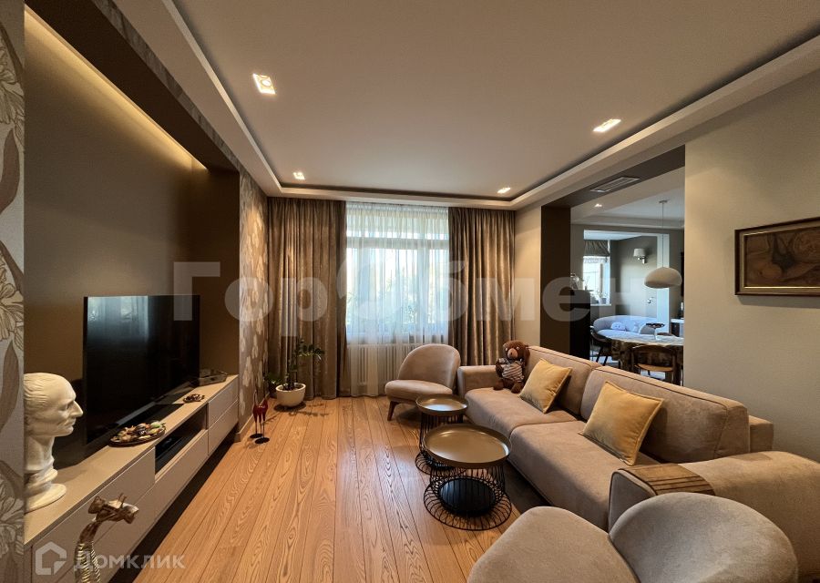 Продаётся 3-комнатная квартира, 112 м²