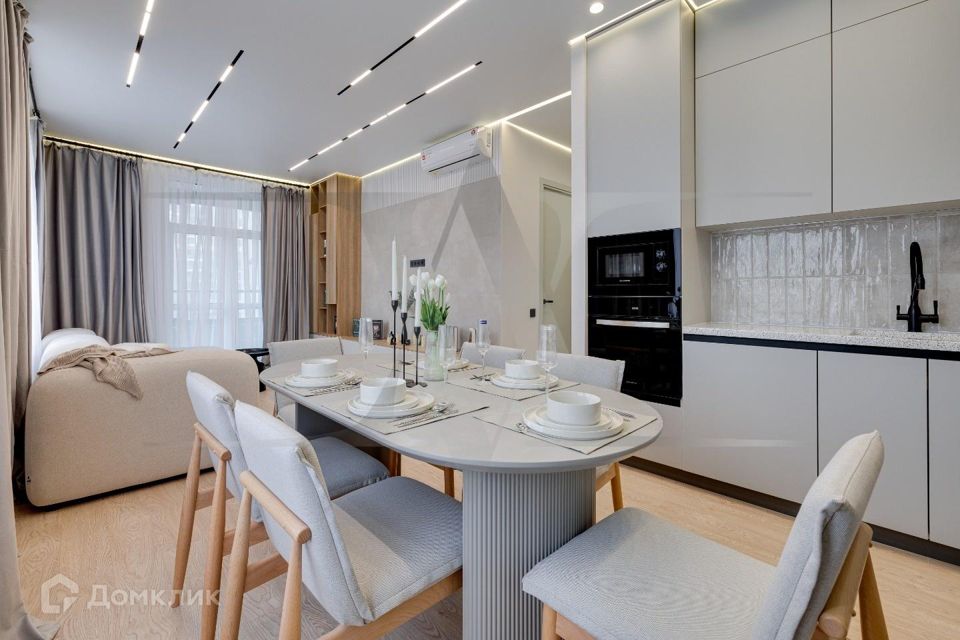 Продаётся 3-комнатная квартира, 102 м²