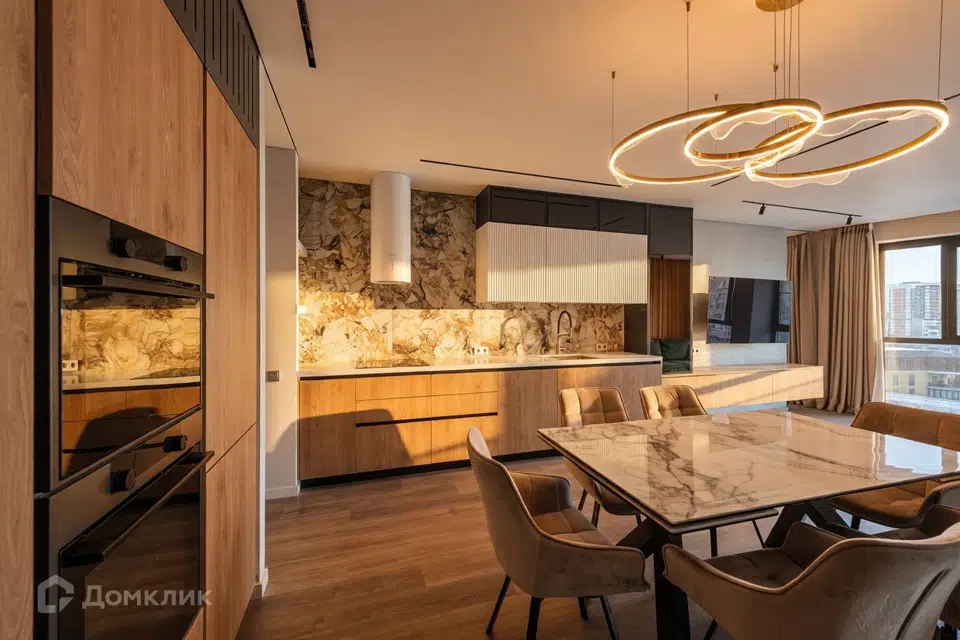 Продаётся 3-комнатная квартира, 106 м²