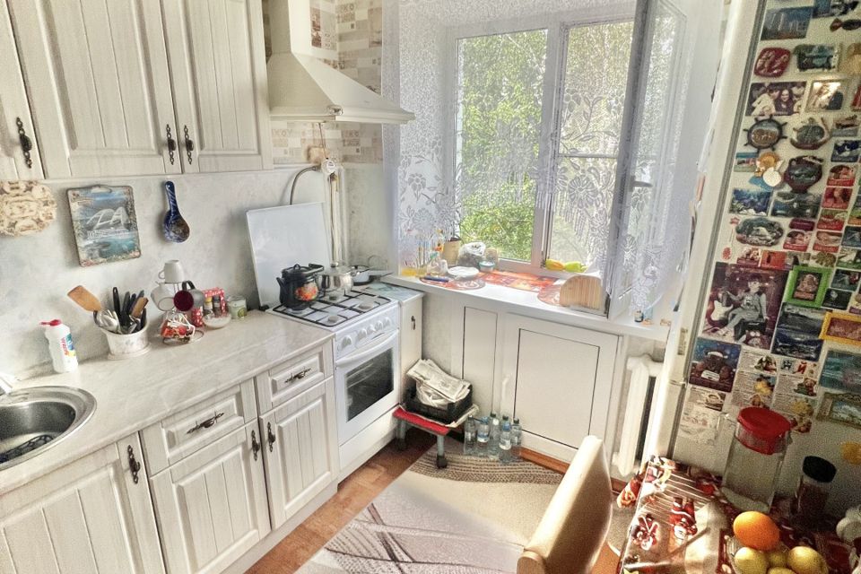 Продаётся 4-комнатная квартира, 59.1 м²
