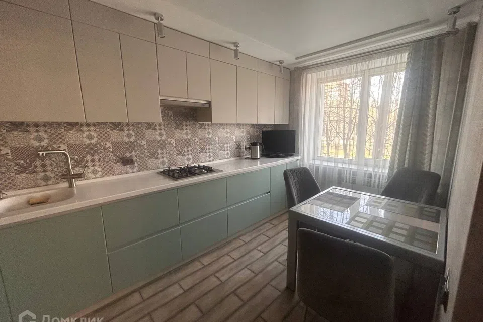 Сдаётся 4-комнатная квартира, 90 м²