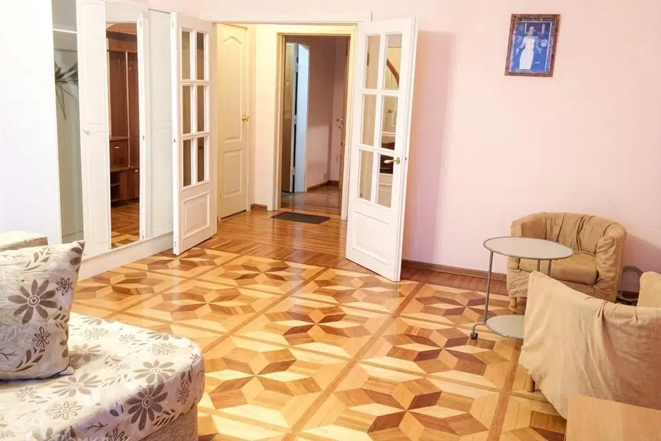 Продаётся 5-комнатная квартира, 141 м²