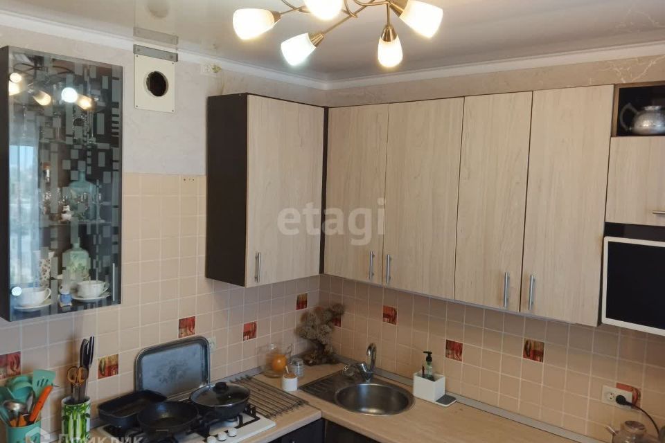 Продаётся 4-комнатная квартира, 77 м²