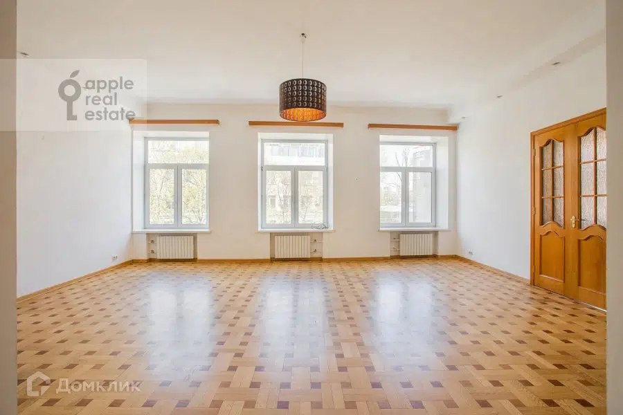 Продаётся 5-комнатная квартира, 223 м²