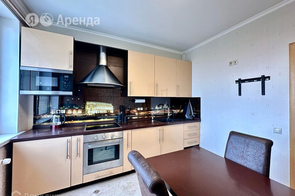 Сдаётся 2-комнатная квартира, 66 м²