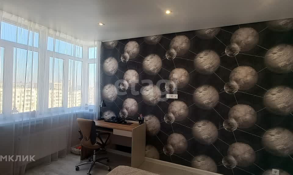 Продаётся 4-комнатная квартира, 97.5 м²