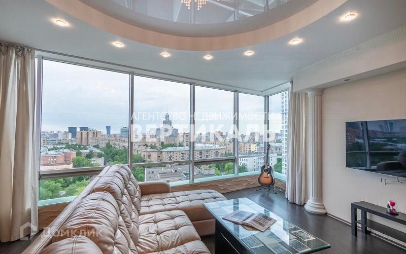 Сдаётся 3-комнатная квартира, 141 м²