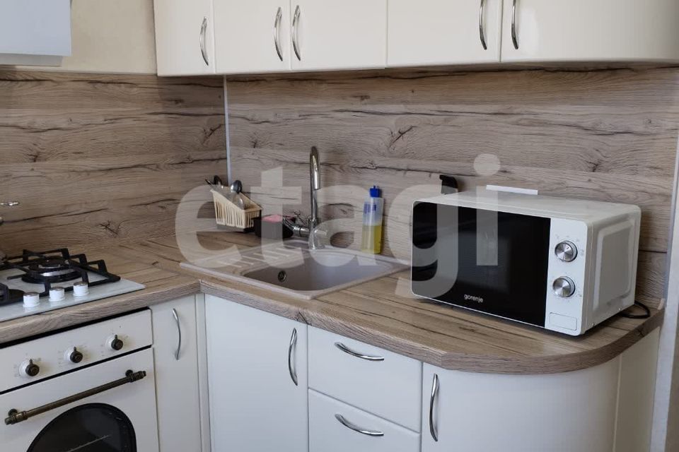 Продаётся 3-комнатная квартира, 57.4 м²