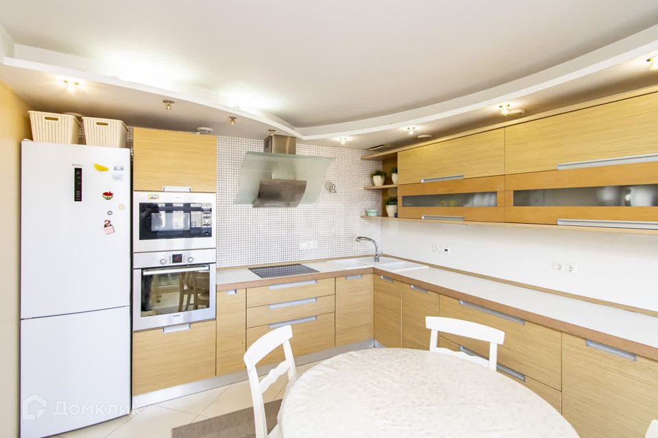 Продаётся 3-комнатная квартира, 96 м²