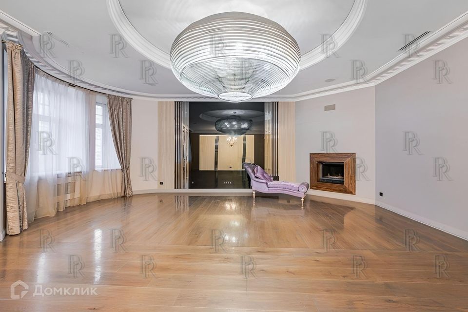 Продаётся 5-комнатная квартира, 250 м²