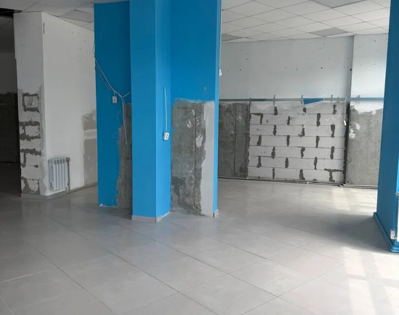 Сдаётся торговое помещение, 148 м²