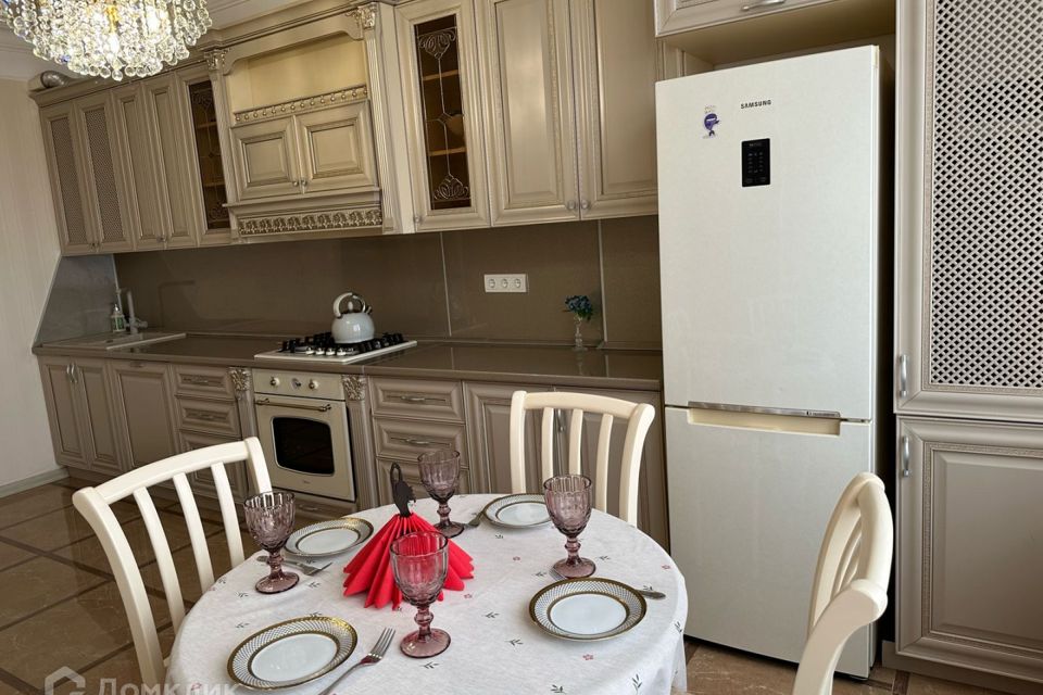 Продаётся 2-комнатная квартира, 82.3 м²