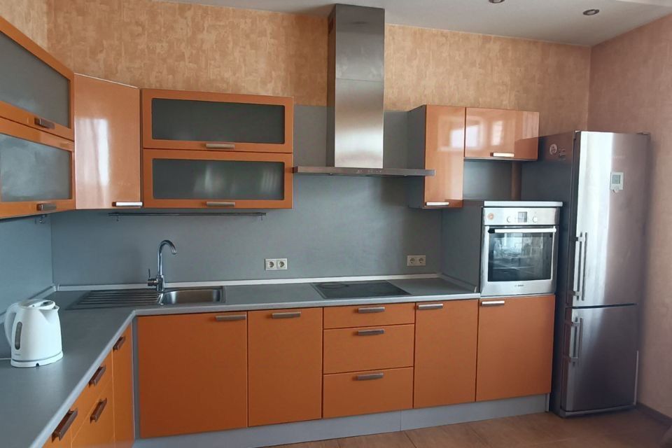 Сдаётся 3-комнатная квартира, 101 м²