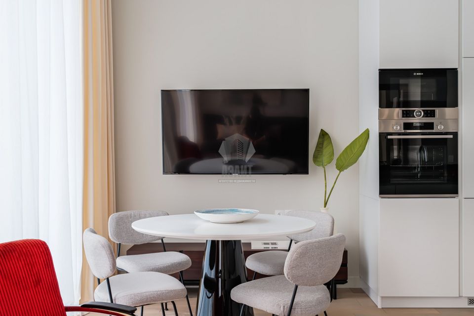 Сдаётся 1-комнатная квартира, 72.6 м²