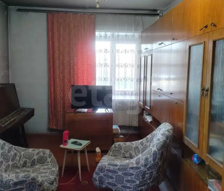 Продаётся 4-комнатная квартира, 71.8 м²