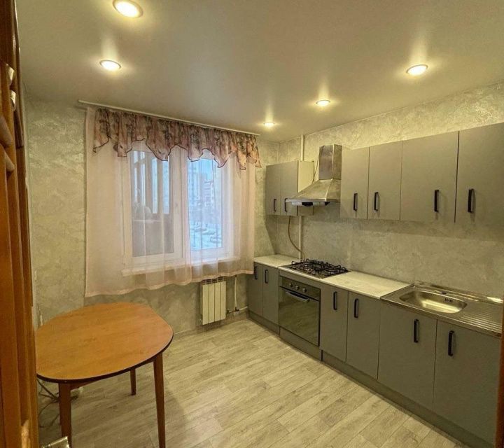 Продаётся 4-комнатная квартира, 79.8 м²
