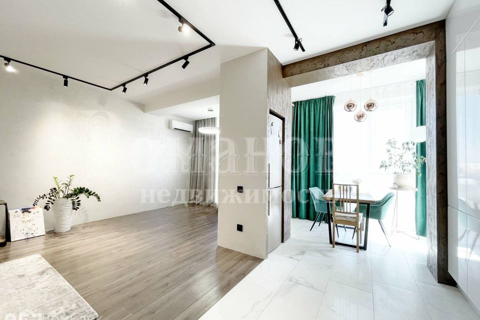 Продаётся 3-комнатная квартира, 105 м²