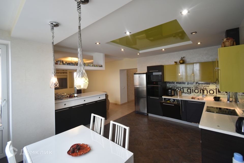 Сдаётся 4-комнатная квартира, 113 м²