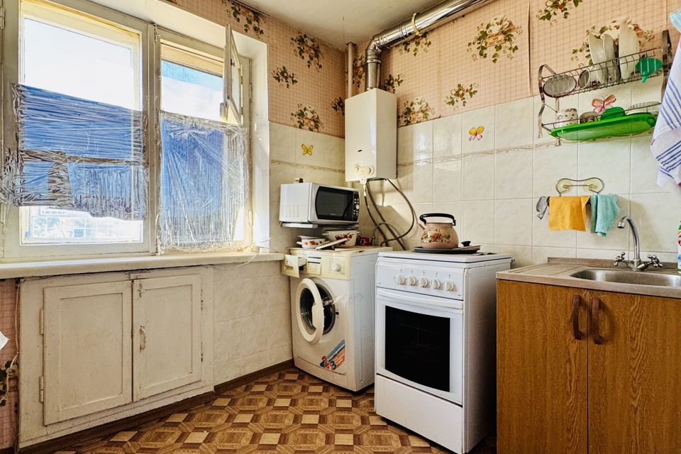 Продаётся 3-комнатная квартира, 51.8 м²